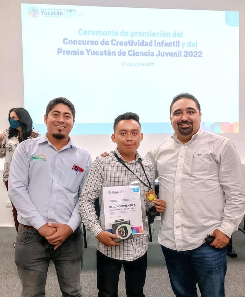 Tercer lugar del “Premio Yucatán de Ciencia Juvenil 2022” con el artículo científico titulado “Evaluación del crecimiento y rendimiento de dos genotipos de Stevia (Stevia rebaudiana Bertoni)”