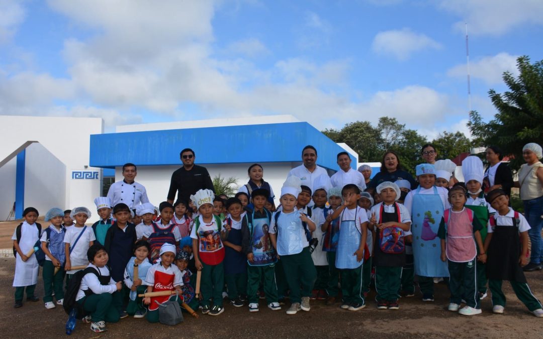 Alumnos del primer grado grupo A y B de la escuela primaria Francisco I. Madero hicieron un recorrido en las instalaciones de la Universidad Tecnológica del Mayab