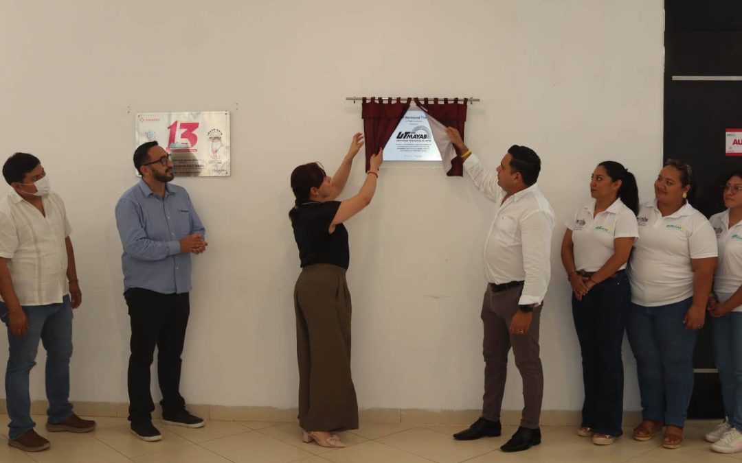 Develación de placa del Centro de Idiomas de nuestra Casa de Estudios.